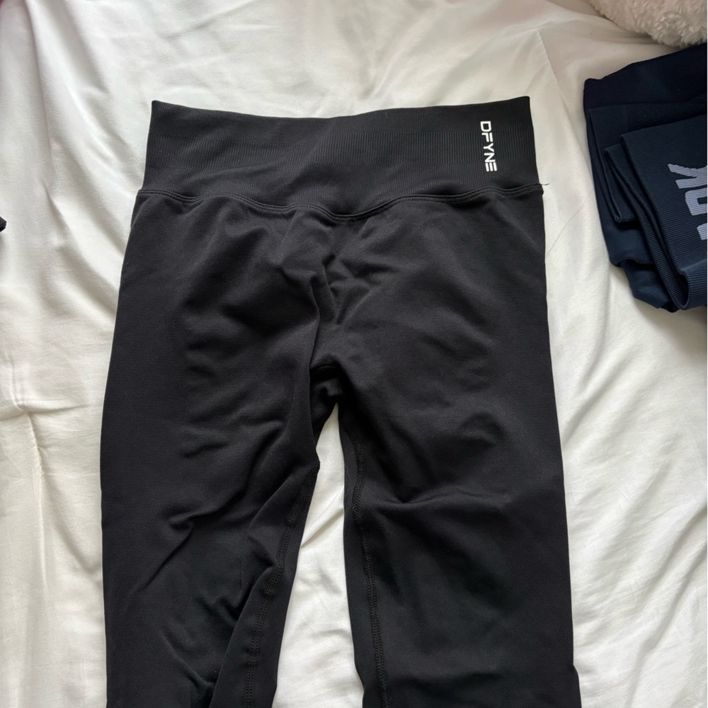 DFYNE Women's Black Leggings